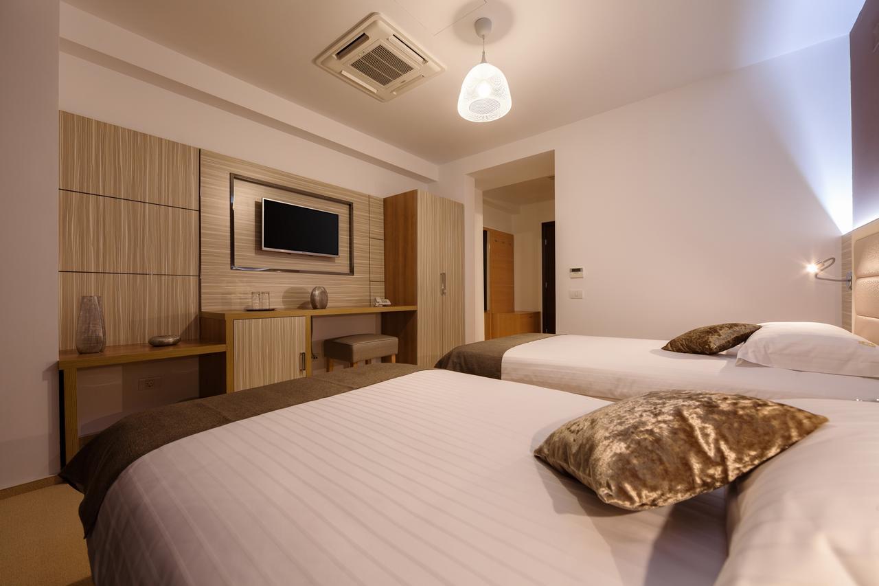 Hotel Premium Wellness Institute Bukarest Exterior foto